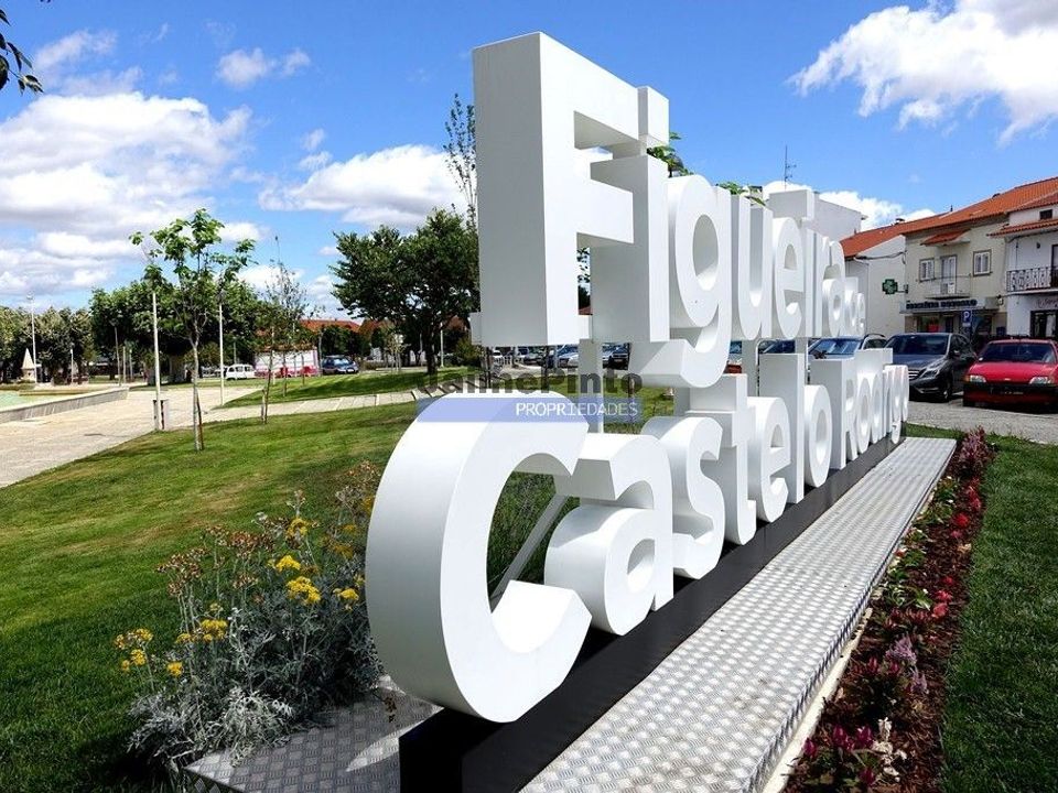 Erhvervsejendom i Figueira de Castelo Rodrigo, Guarda - foto 1
