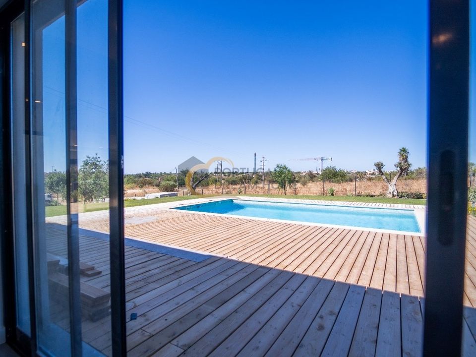Villa i Quarteira, Faro - foto 1