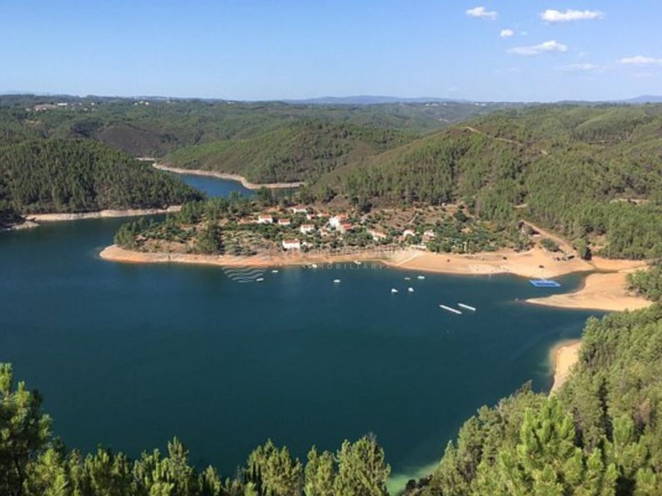 Helårsgrund i Serta, Castelo Branco - foto 1