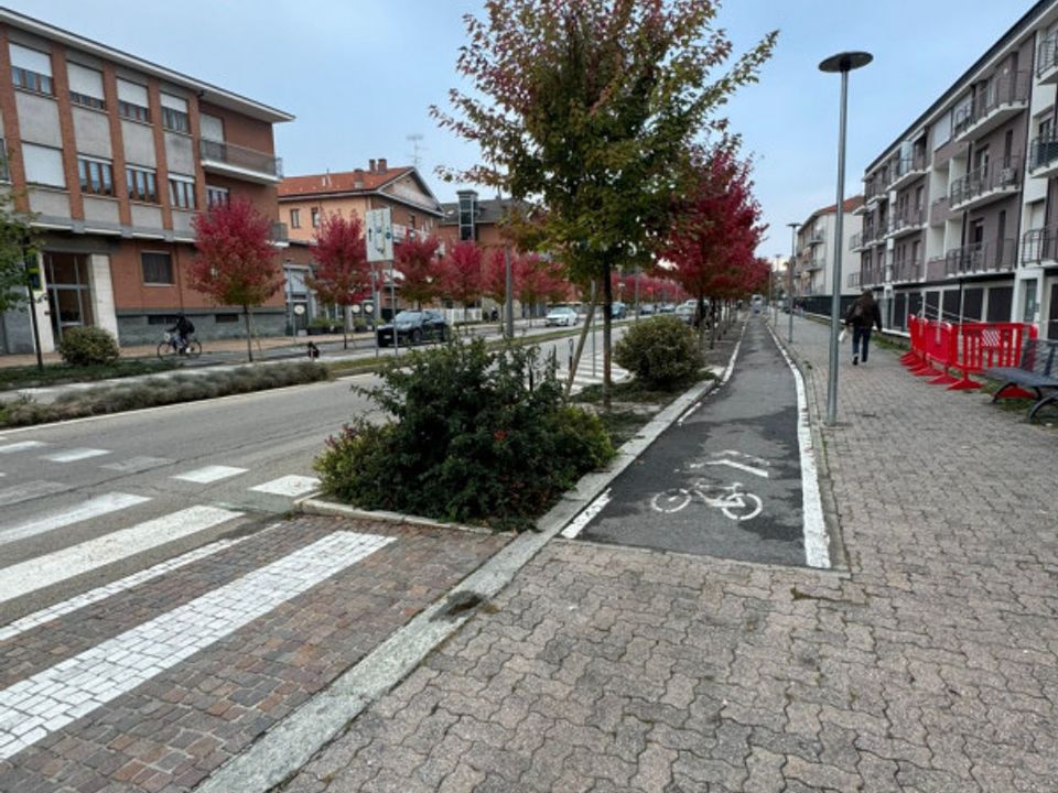 Erhvervsejendom i Alba, Cuneo - foto 1