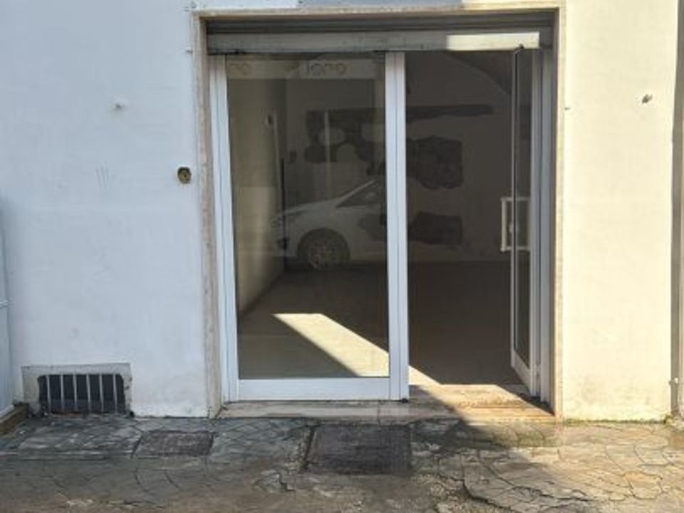 Erhvervsejendom i Adelfia, Bari - foto 1
