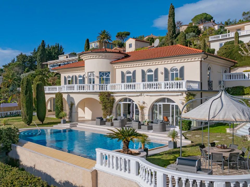 Villa i Mandelieu-la-Napoule, Alpes-Maritimes - foto 1