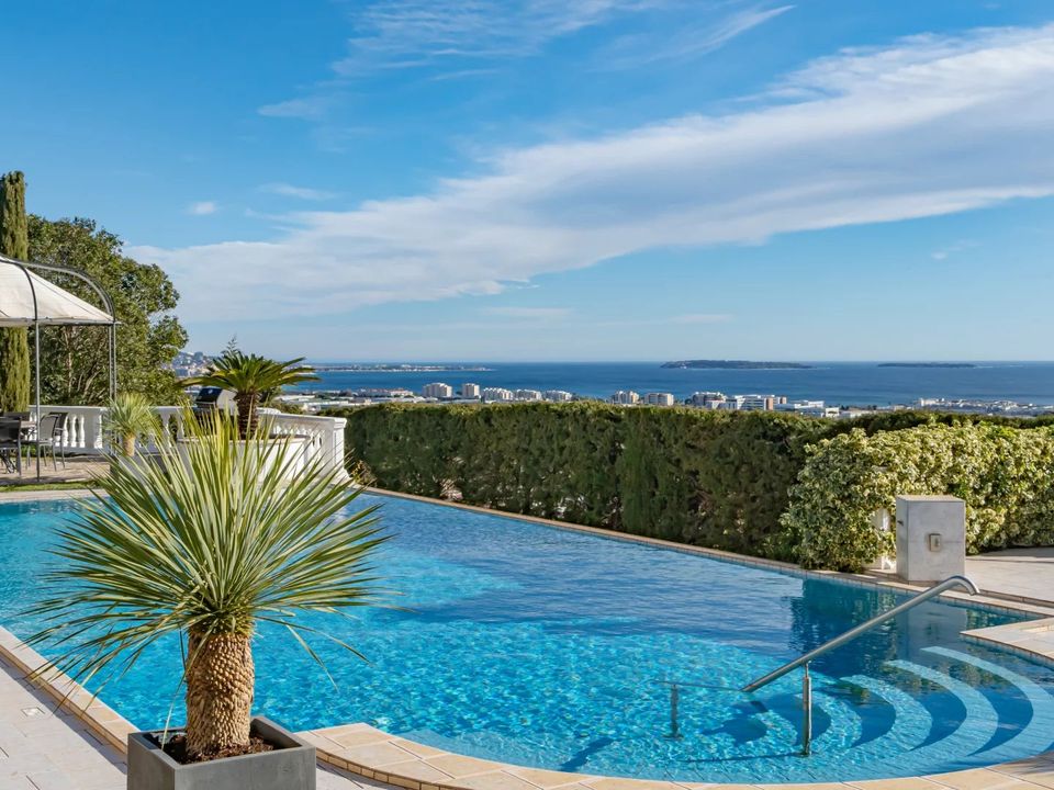 Villa i Mandelieu-la-Napoule, Alpes-Maritimes - foto 2