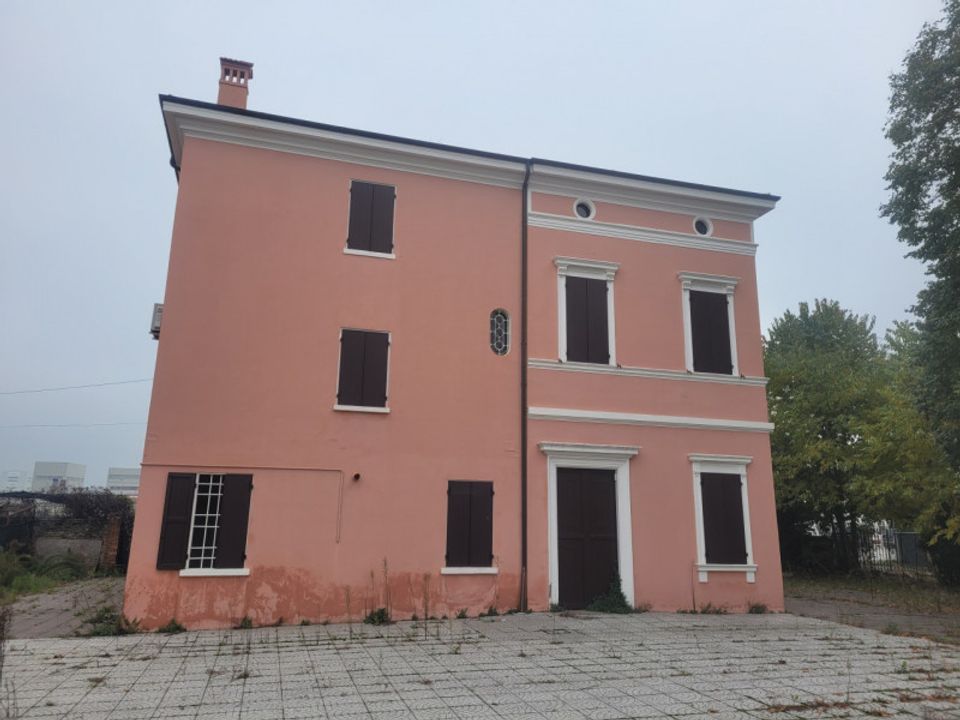 Erhvervsejendom i Fiorano Modenese, Modena - foto 1