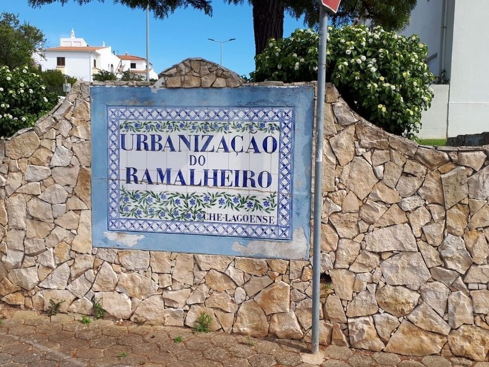 Helårsgrund i Porches, Faro - foto 1