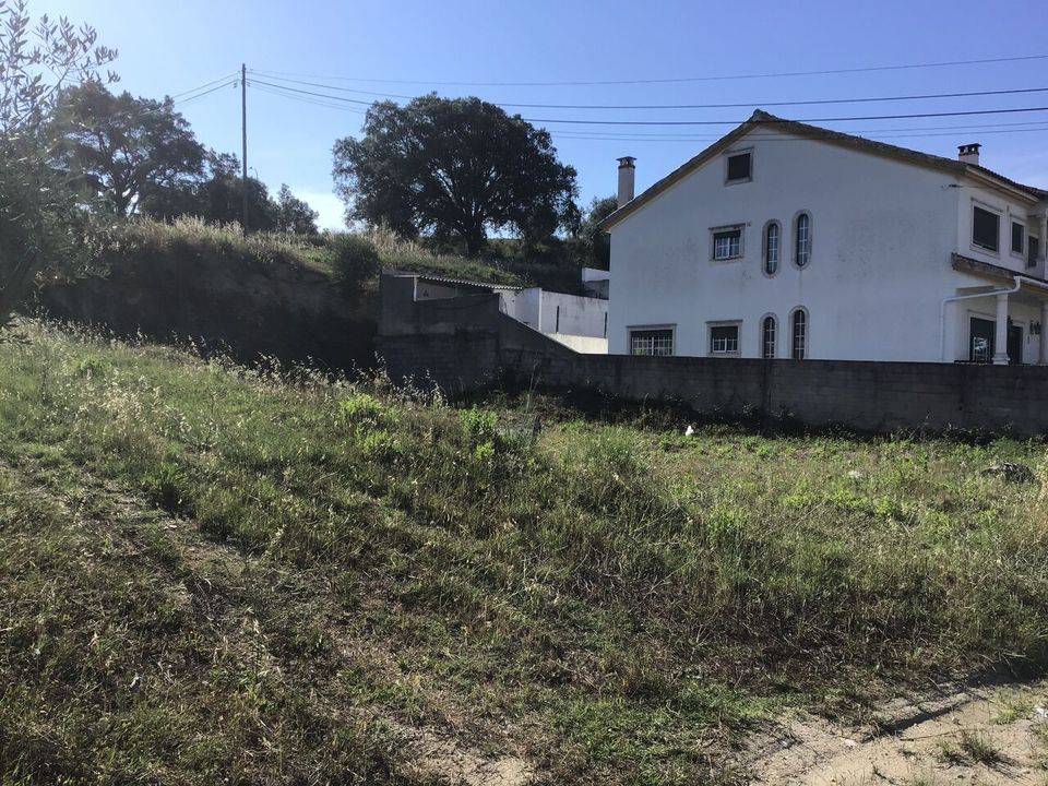 Helårsgrund i Torres Novas, Santarem - foto 1