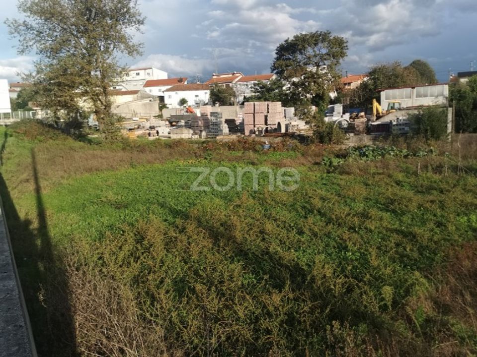 Helårsgrund i Recarei, Porto - foto 1