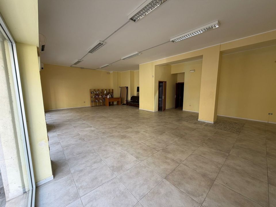 Commercial property in Pescara, Pescara - photo 2