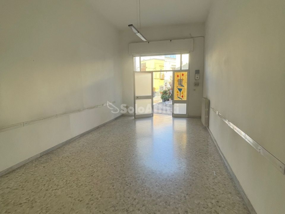Erhvervsejendom i Bari, Bari - foto 5