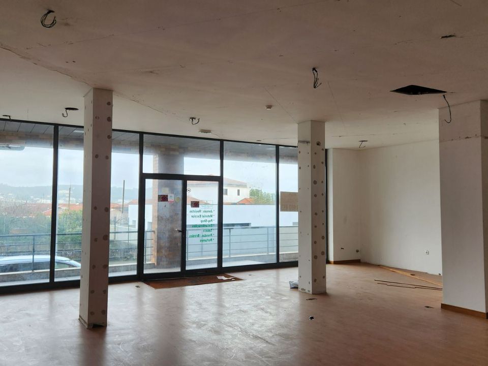 Erhvervsejendom i Trofa, Porto - foto 2