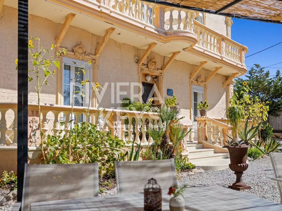 Erhvervsejendom i Saint-Raphaël, Var - foto 1
