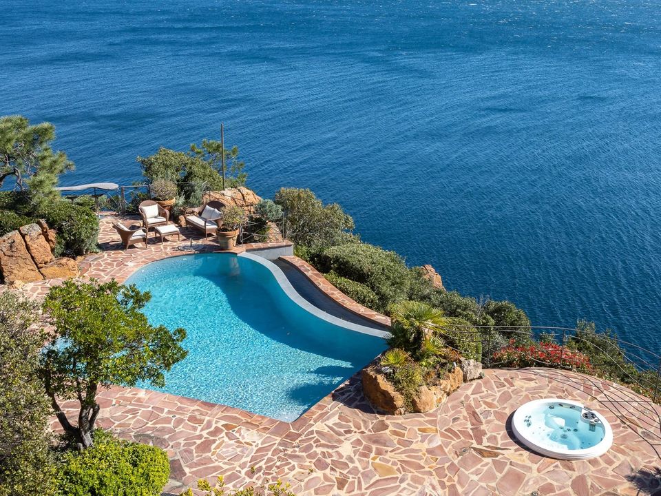Villa i Theoule-sur-Mer, Alpes-Maritimes - foto 1