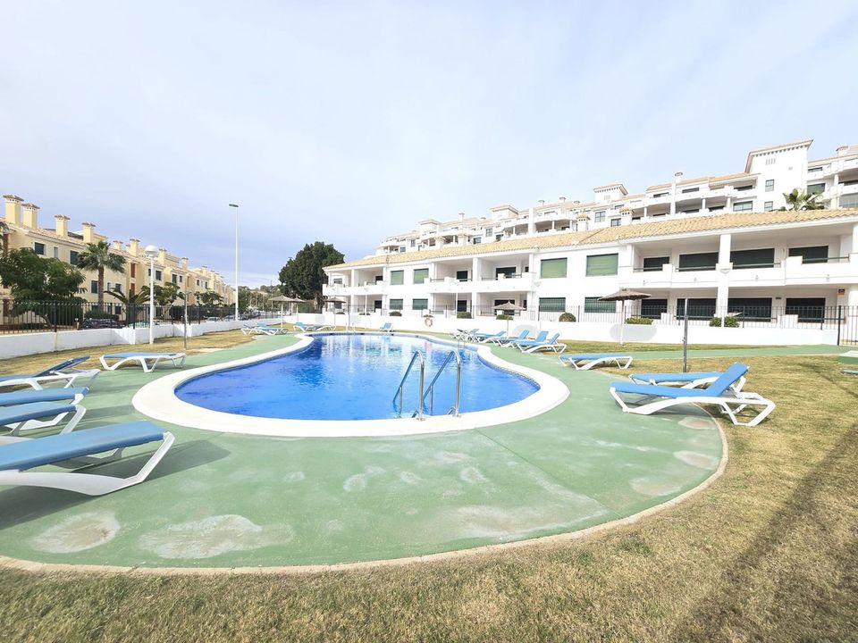Lejlighed i Dehesa De Campoamor, Alicante - foto 1