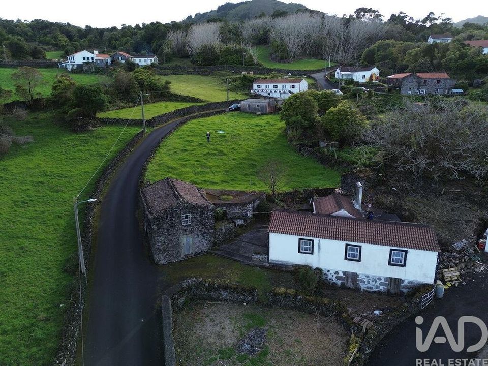Casa de pueblo en Lajes do Pico, Pico - foto 3