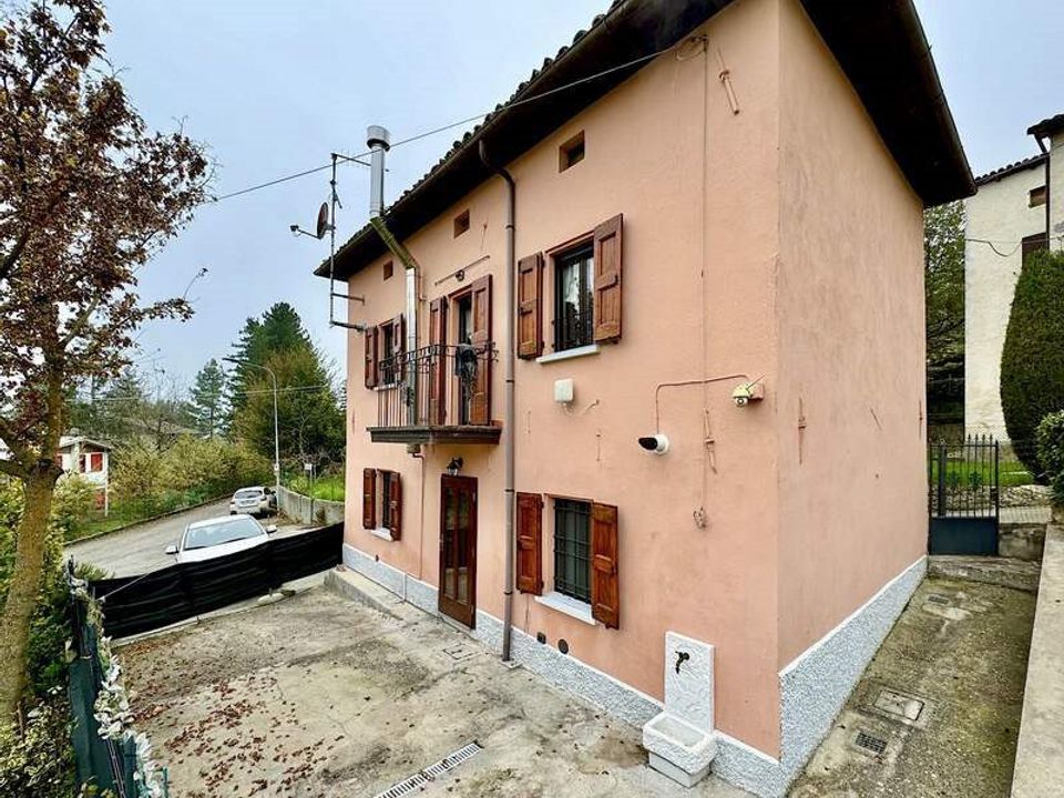Villa i Castel d'Aiano, Bologna - foto 1