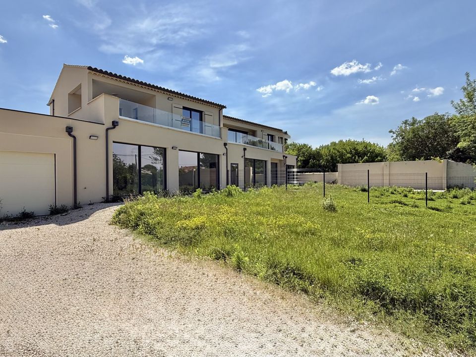 Villa i L'Isle-sur-la-Sorgue, Vaucluse - foto 1