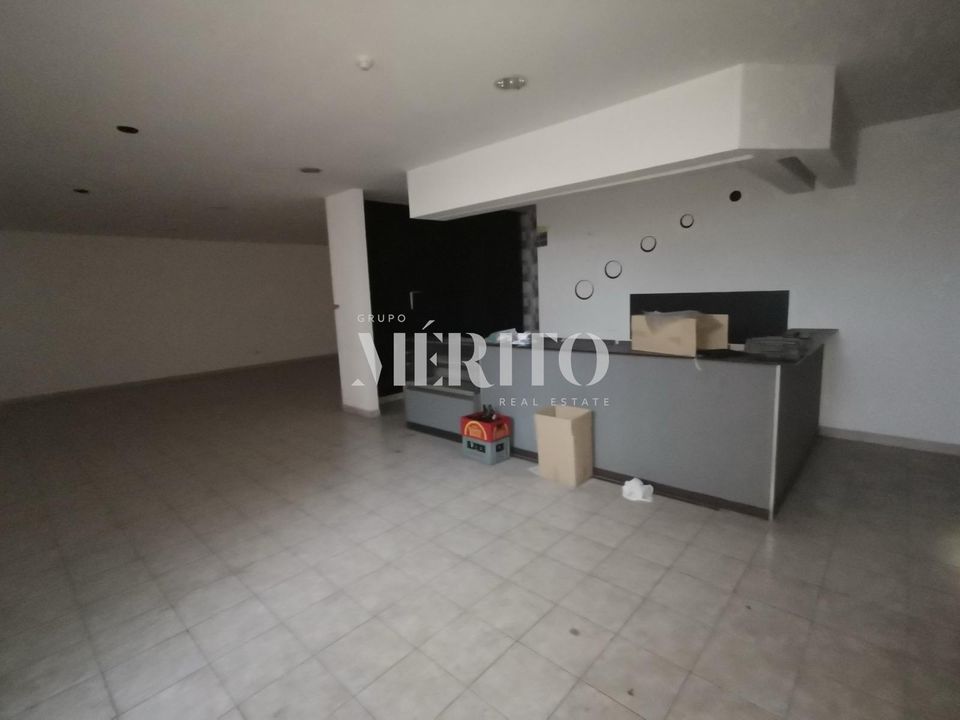 Erhvervsejendom i Santo Tirso, Porto - foto 1