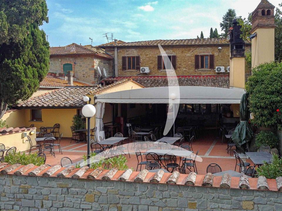 Erhvervsejendom i Cortona, Arezzo - foto 1