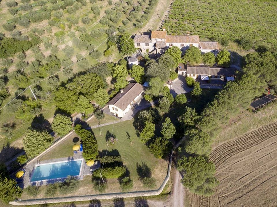 Boerderij in Cortona, Arezzo - foto 1