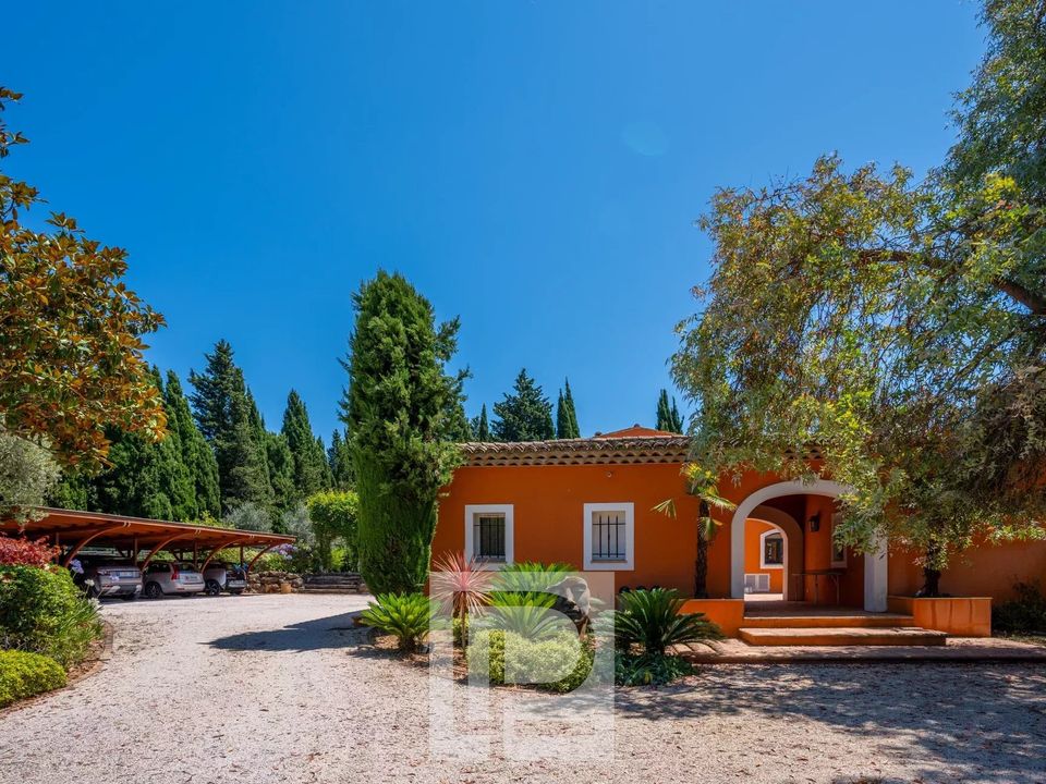 Landejendom i Mougins, Alpes-Maritimes - foto 1