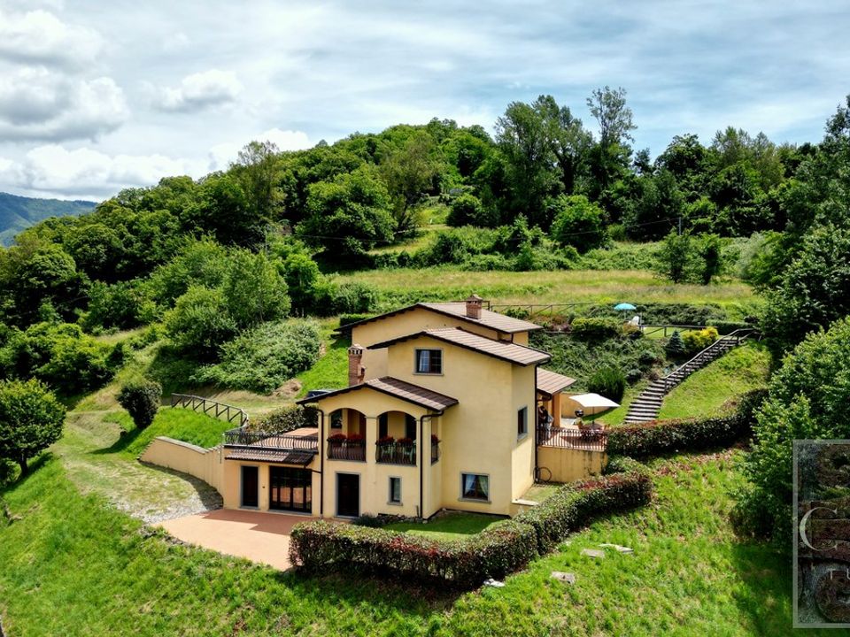 Villa i Castelnuovo di Garfagnana, Lucca - foto 1