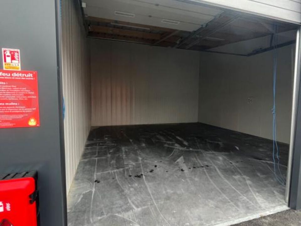 Garage i Montbeliard, Doubs - foto 1