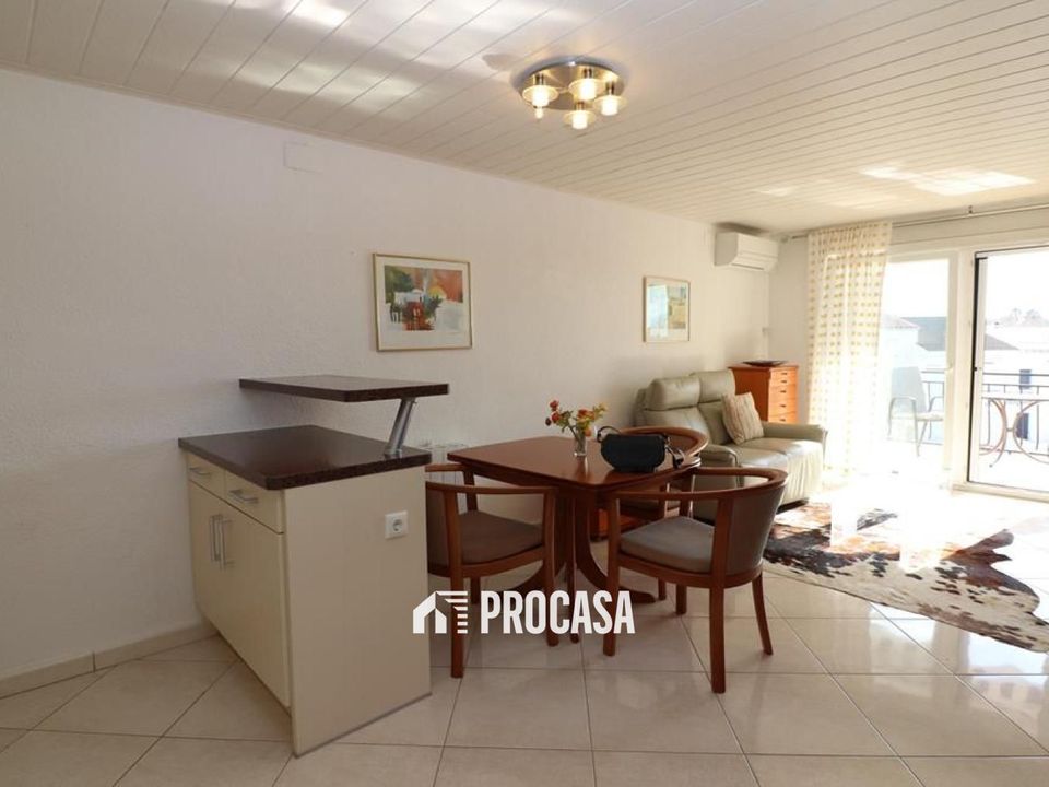 Lejlighed i Empuriabrava, Gerona - foto 1
