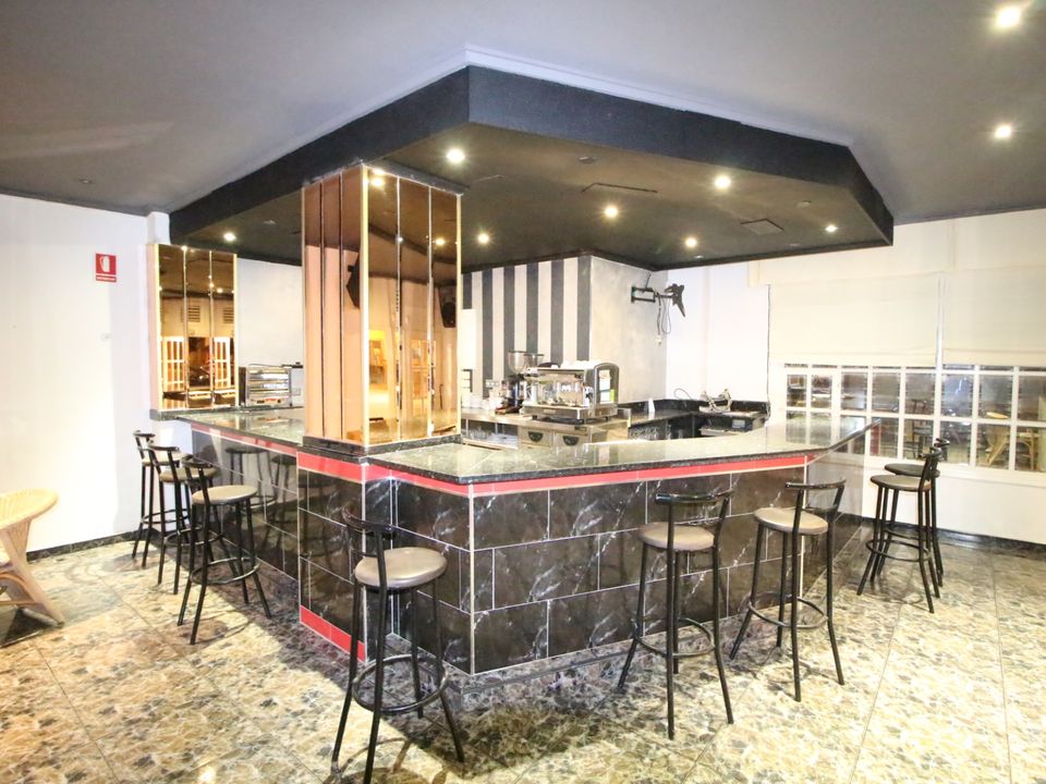 L'establiment comercial a Dolores, Alicante - foto 1