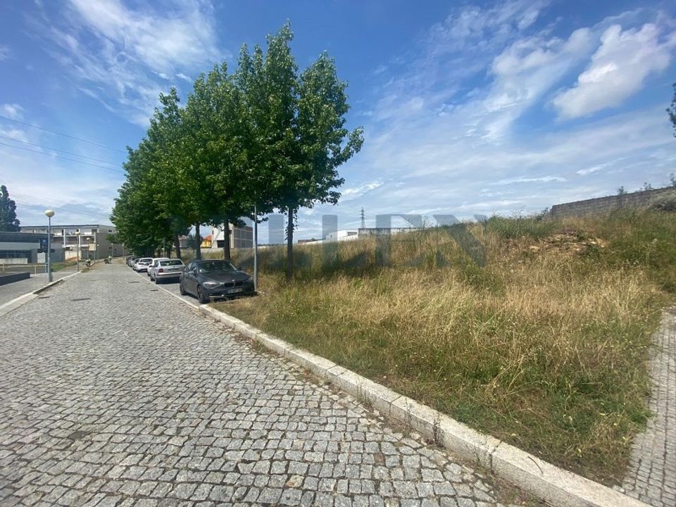 Helårsgrund i Aguas Santas, Porto - foto 1