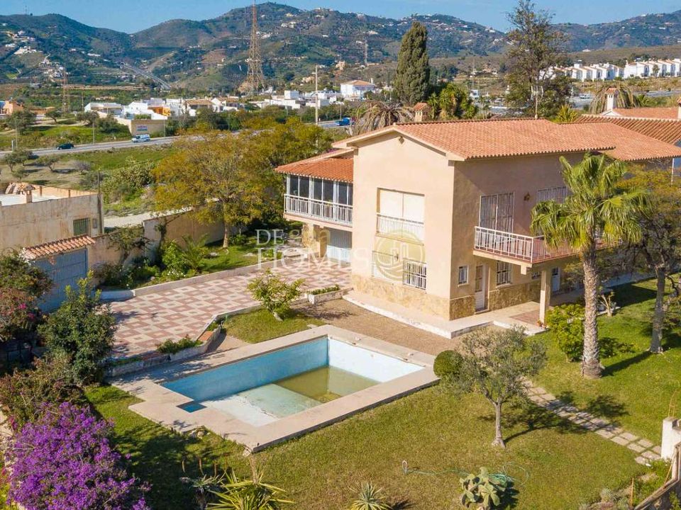 Villa i Nerja, Malaga - foto 1