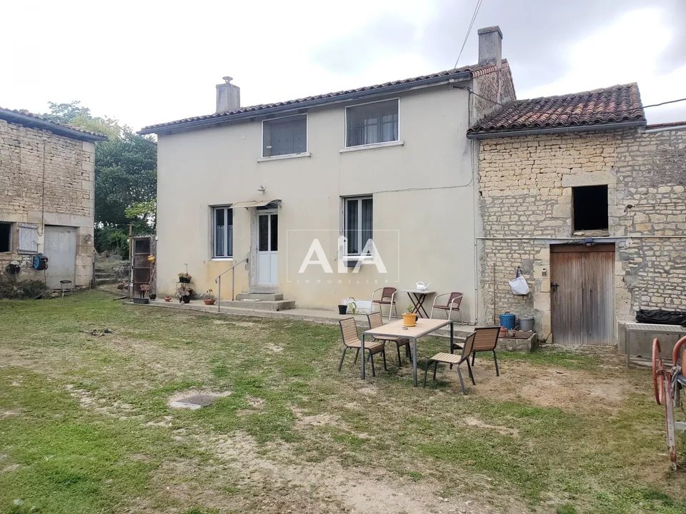 Landejendom i La Faye, Charente - foto 1