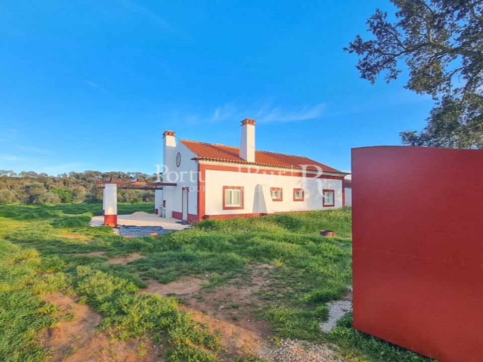 Gårdshus i Cercal do Alentejo, Setubal - bilde 1