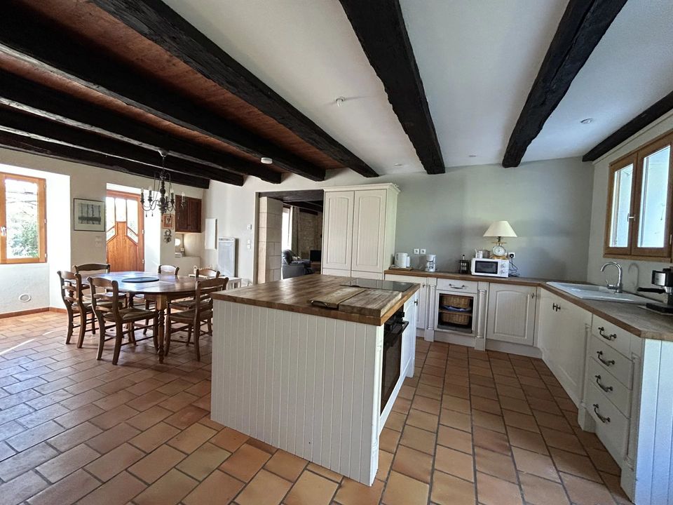 Landsbyhus i Limalonges, Deux-Sevres - bilde 2