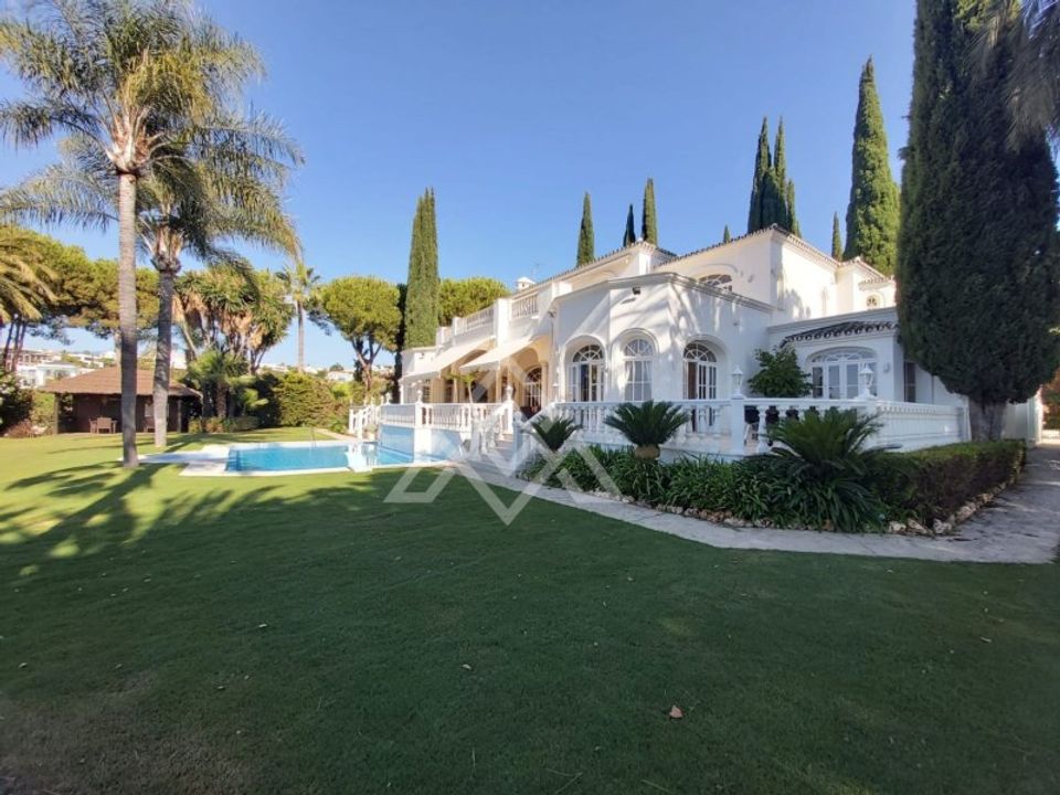 Villa i El Paraiso, Malaga - foto 1
