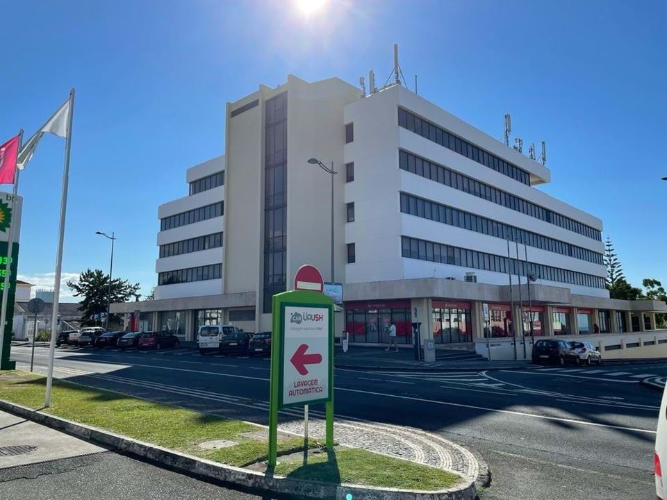 Erhvervsejendom i Ponta Delgada, Sao Miguel - foto 1