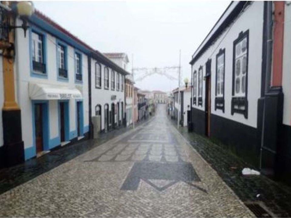 Erhvervsejendom i Vila da Praia da Vitoria, Terceira - foto 1
