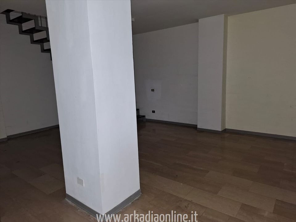 Erhvervsejendom i Piacenza, Piacenza - foto 3