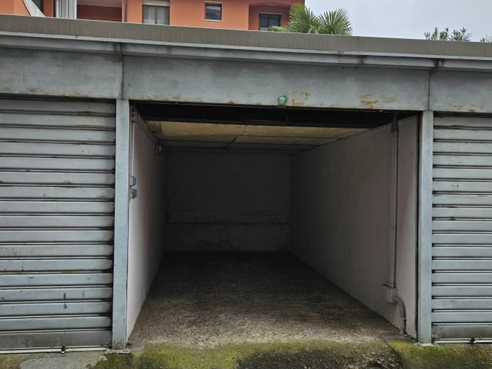 Parkeringsplads i Magenta, Milan - foto 1
