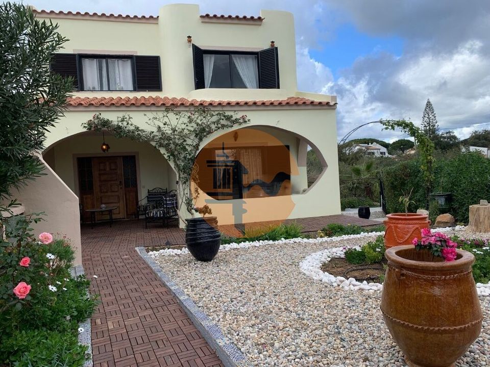 Villa i Quarteira, Faro - foto 1