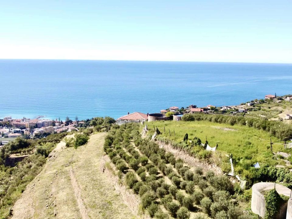 Villa i Ospedaletti, Imperia - foto 1
