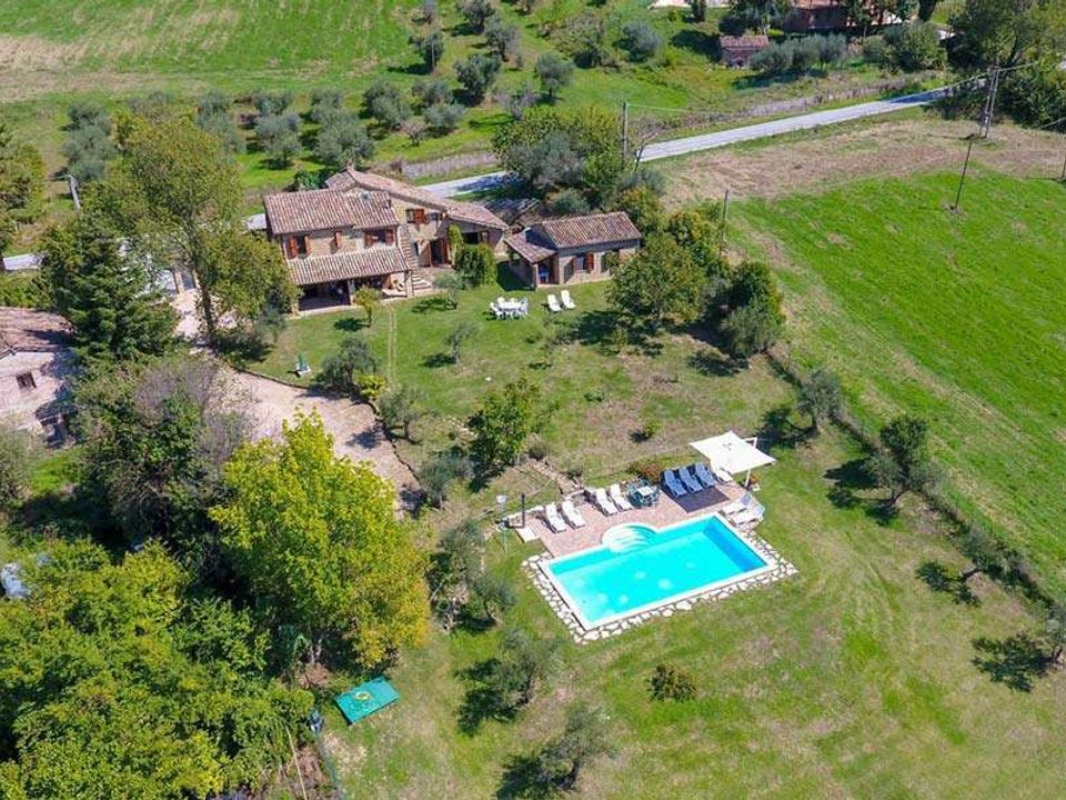 Villa in Gualdo, Macerata - photo 1