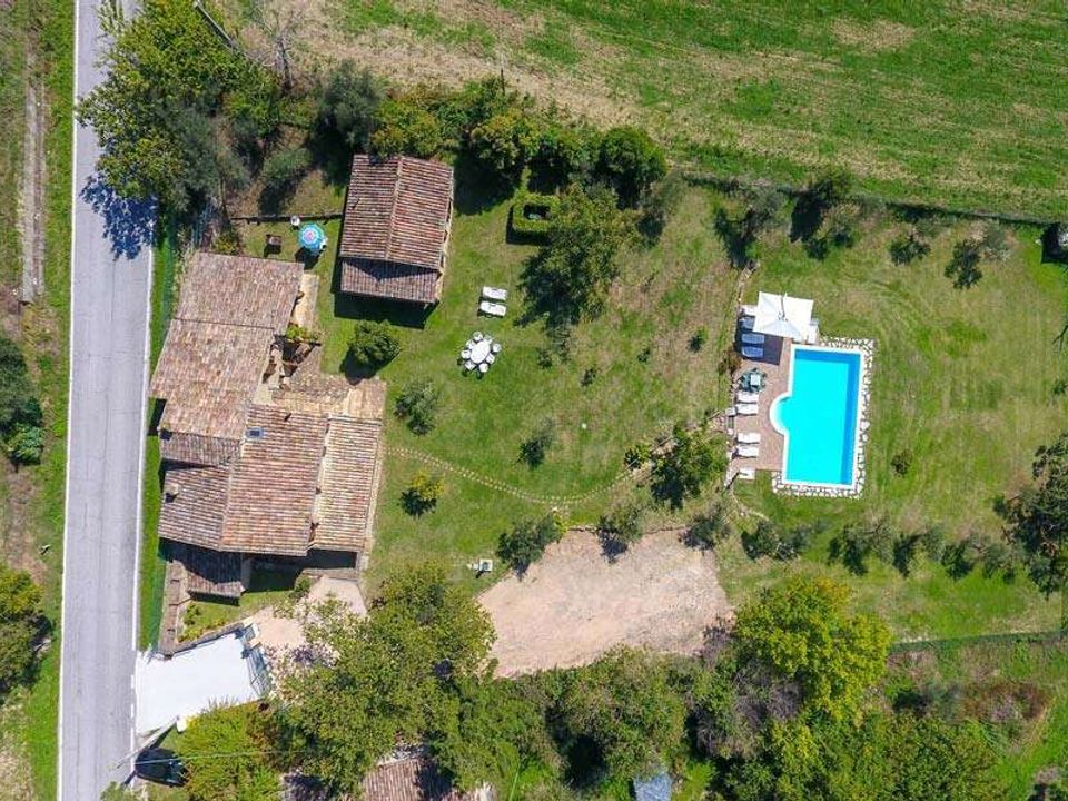 Villa in Gualdo, Macerata - photo 3