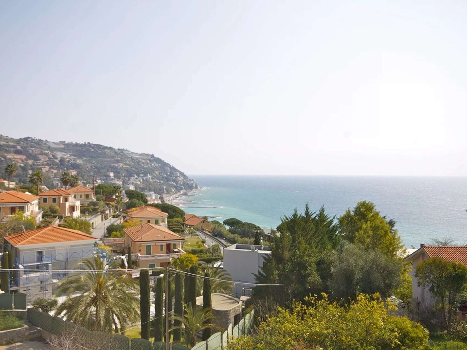 Villa i Ospedaletti, Imperia - foto 1