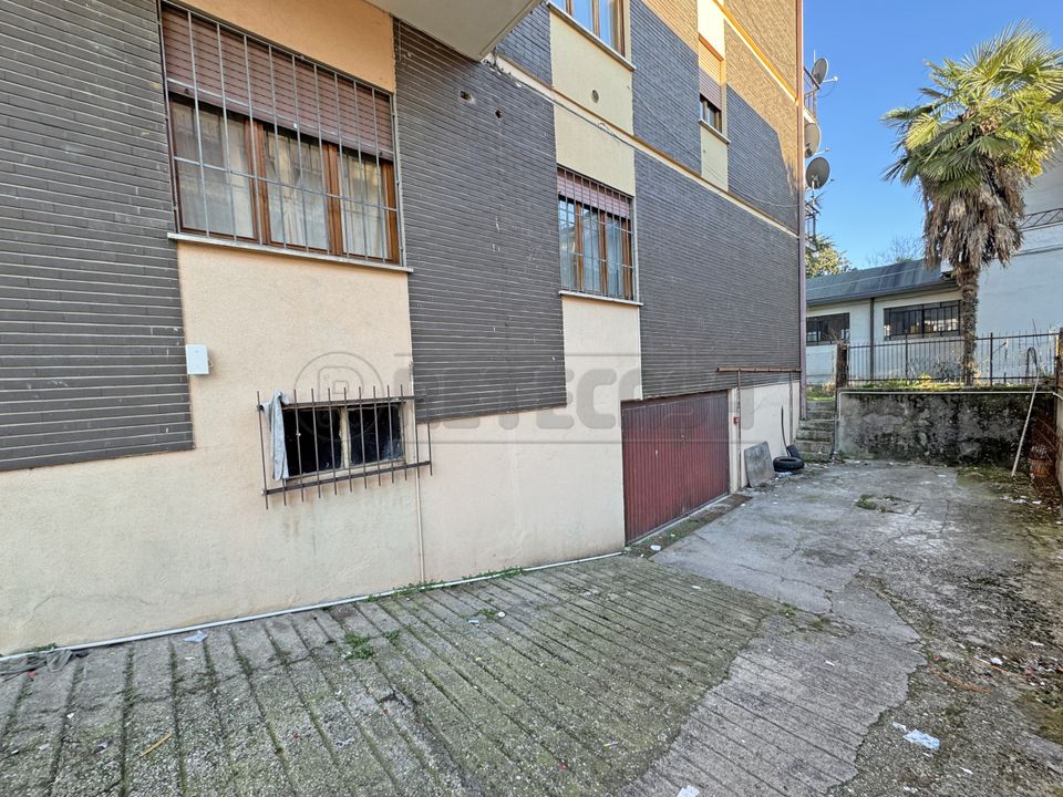 Garage i Cornedo Vicentino, Vicenza - foto 1