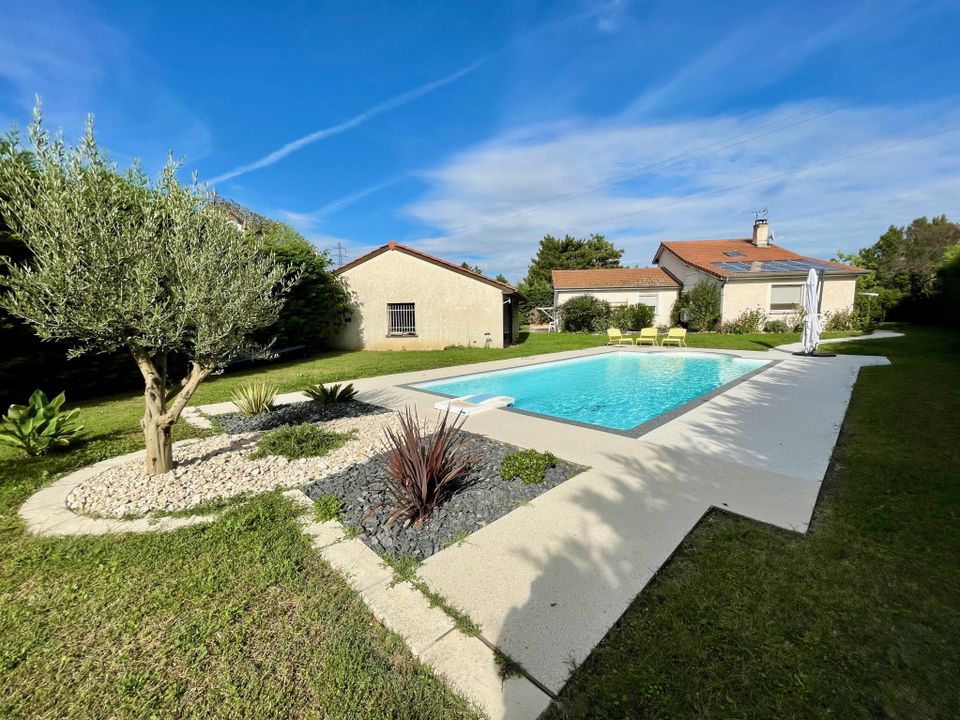 Villa in Chanas, Isere - photo 1
