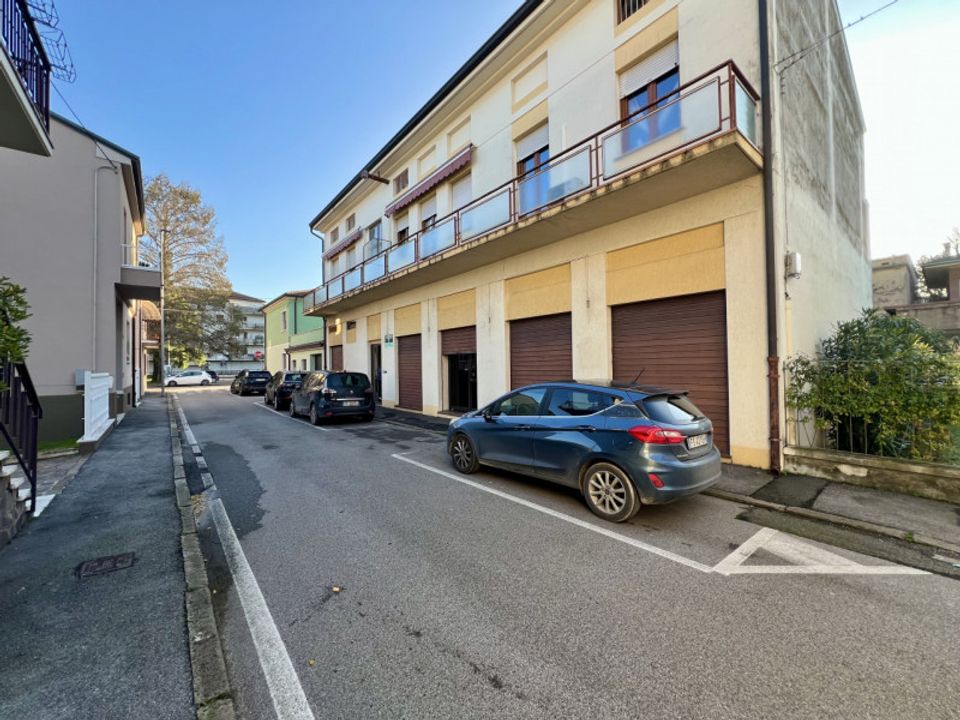 Erhvervsejendom i Legnago, Verona - foto 1