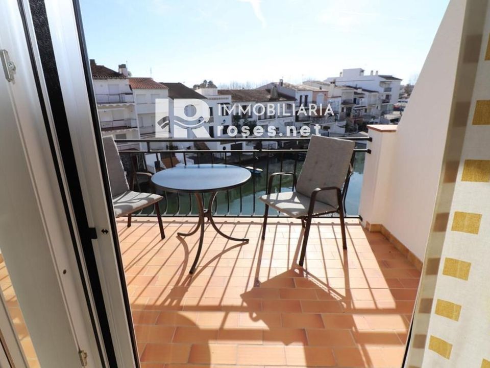 Lejlighed i Empuriabrava, Gerona - foto 1