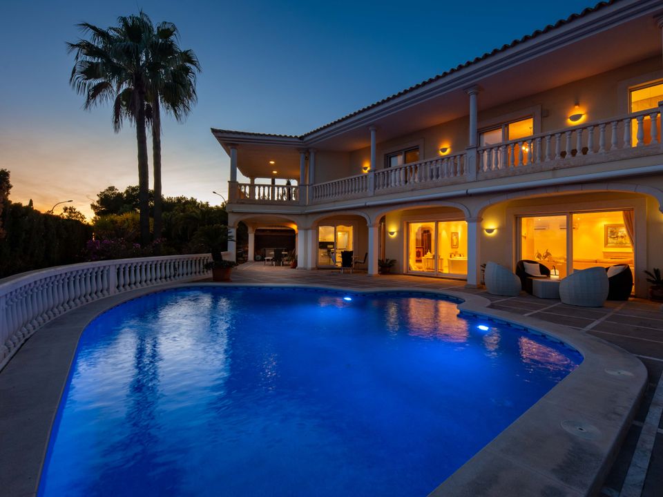 Villa i Nova Santa Ponsa, Mallorca - foto 1
