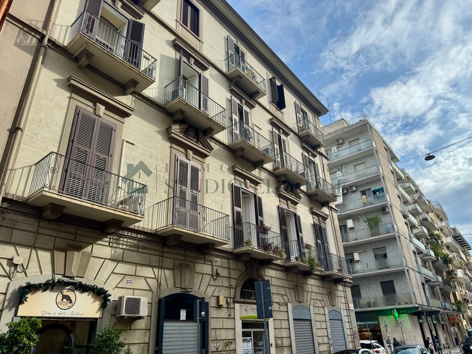 Erhvervsejendom i Bari, Bari - foto 3