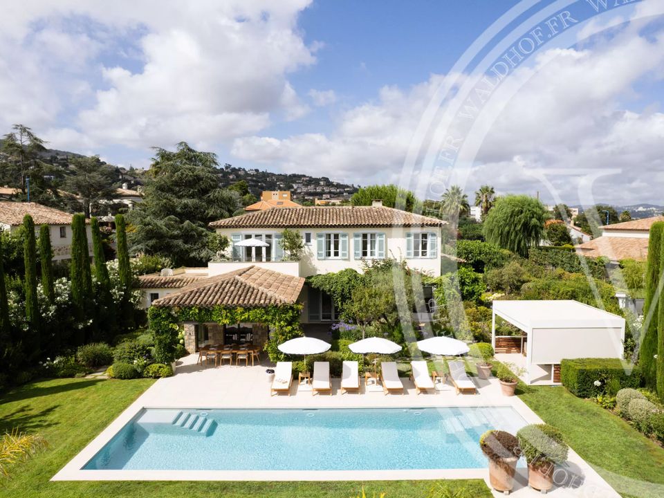 Villa in Cannes, Alpes-Maritimes - photo 1